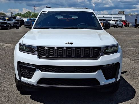 New 2026 Jeep Grand Cherokee L Limited AWD/4WD image 2
