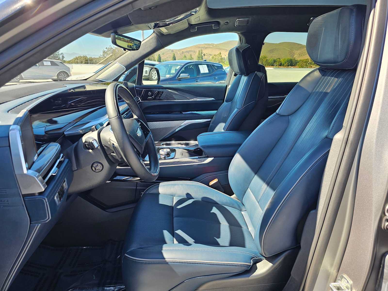 New 2026 Cadillac Escalade IQL Sport 2 w/ LPO, ONYX Package AWD/4WD image 23