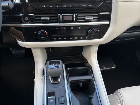 New 2025 Nissan Pathfinder SL image 37