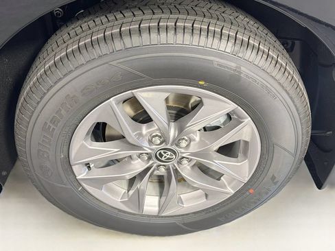 New 2026 Toyota Sienna XLE FWD image 31