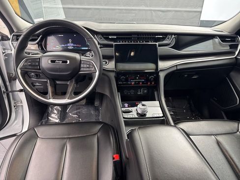 Used 2024 Jeep Grand Cherokee Limited 4xe AWD/4WD image 12