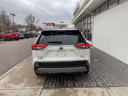 Used 2020 Toyota RAV4 XSE image 5