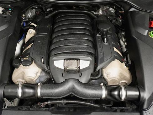 Used 2013 Porsche Cayenne S image 39