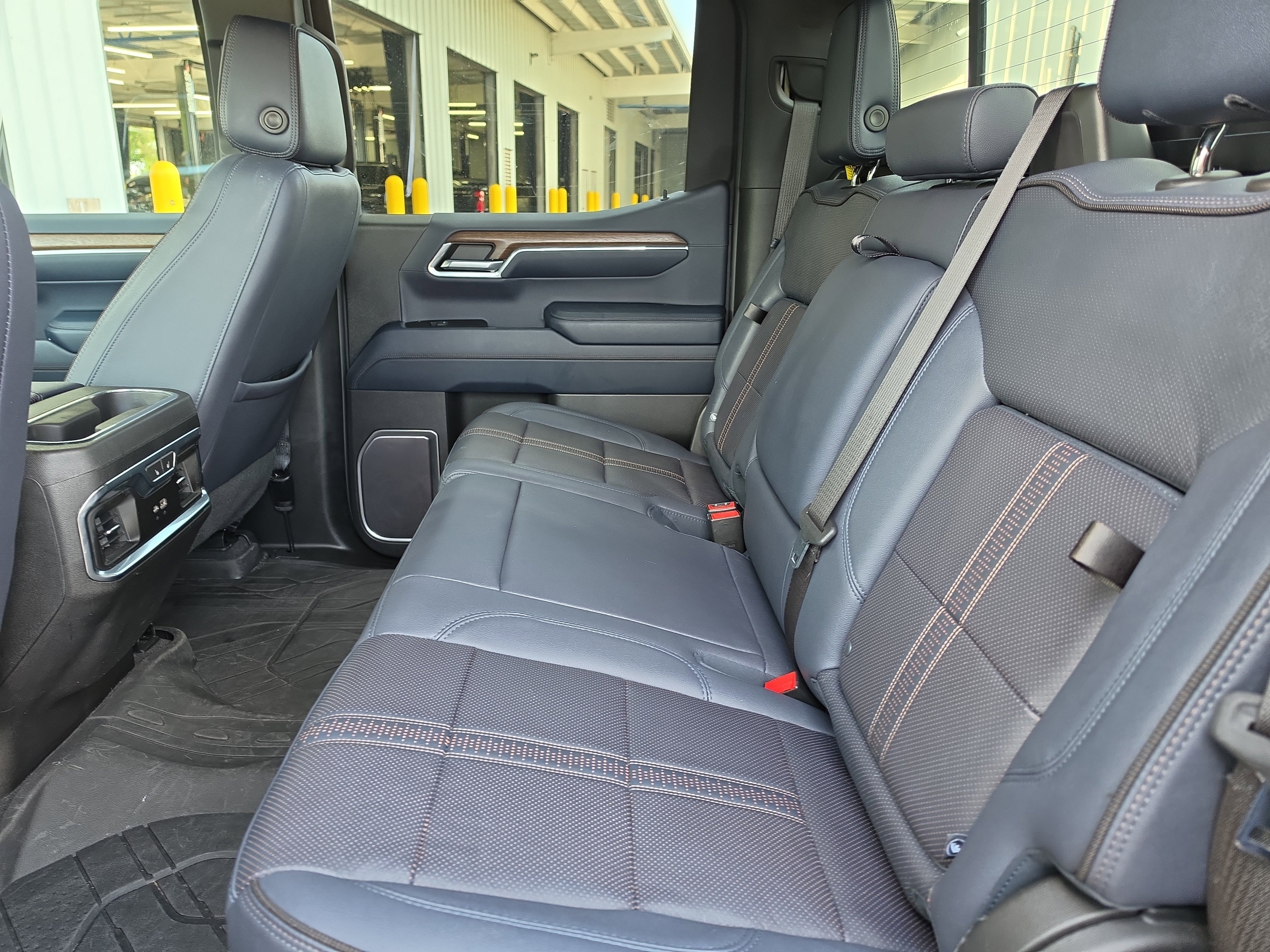 Certified 2023 Chevrolet Silverado 1500 High Country w/ High Country Premium Package AWD/4WD image 11