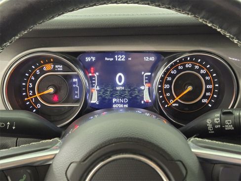 Used 2019 Jeep Wrangler Unlimited Sahara image 33