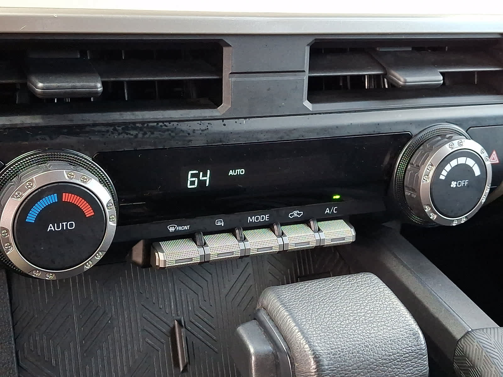 Used 2024 Toyota Tacoma TRD Off-Road AWD/4WD image 19