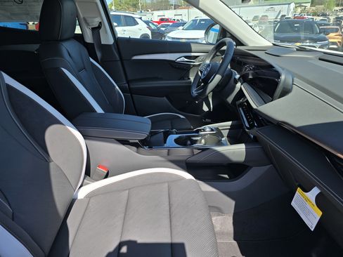 New 2025 Buick Envision Sport Touring image 19