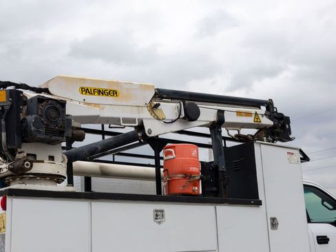 Used 2019 Ford F550 2WD Regular Cab Super Duty image 18