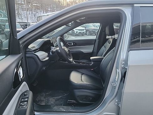 New 2026 Jeep Compass Limited w/ Sun, Sound & Navigation Group image 6