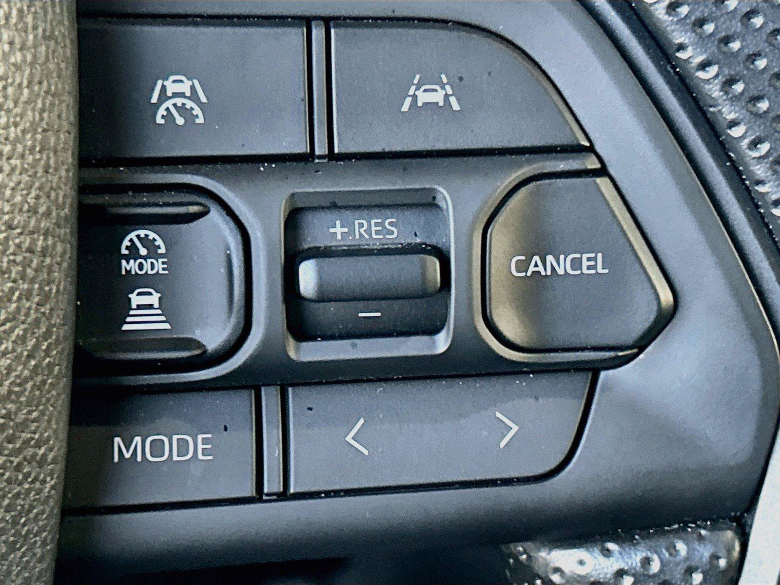 Used 2025 Toyota Tacoma SR5 AWD/4WD image 37