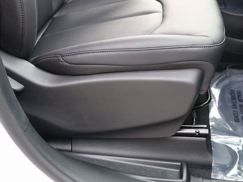 New 2026 Chrysler Pacifica Select FWD image 10