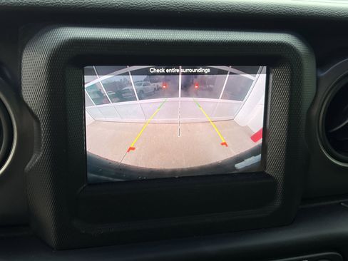 Used 2023 Jeep Wrangler Sport image 25