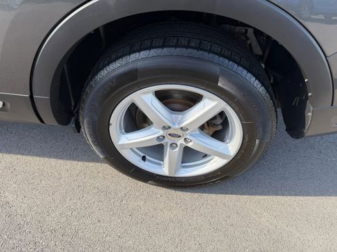 Used 2018 Ford Explorer XLT w/ Equipment Group 202A image 20