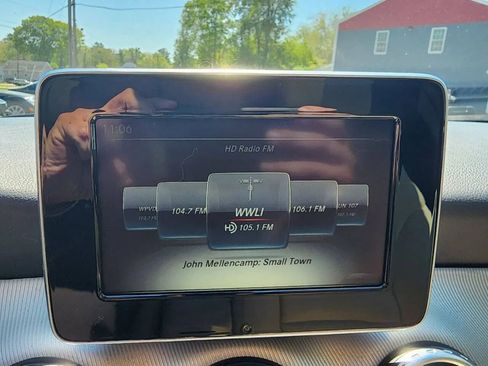 Used 2017 Mercedes-Benz GLA 250 4MATIC image 19