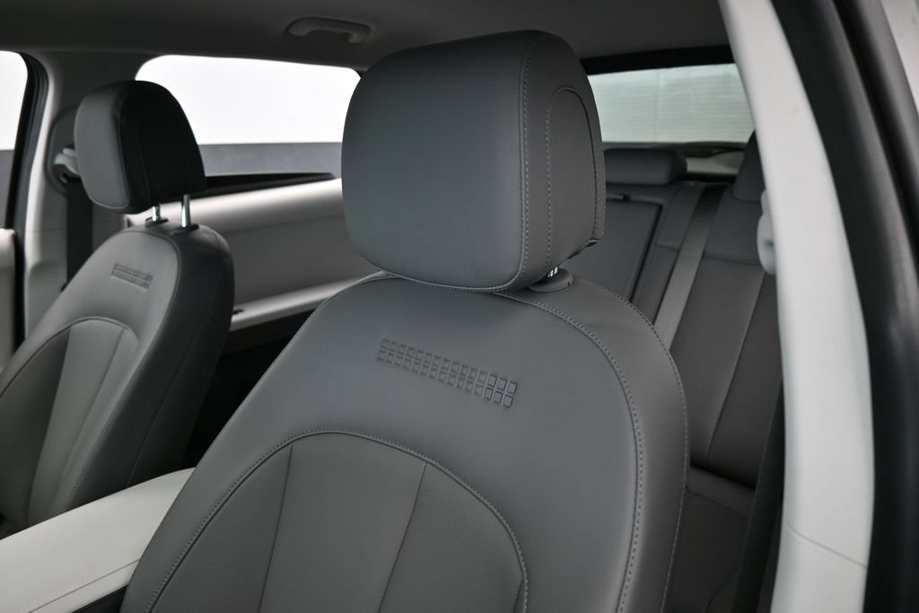 Used 2025 Hyundai Ioniq 5 SEL RWD image 17