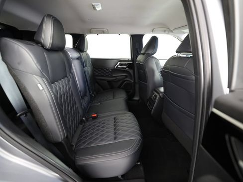 Used 2024 Mitsubishi Outlander SEL AWD/4WD image 11