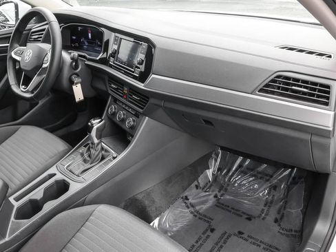 Used 2024 Volkswagen Jetta S image 33