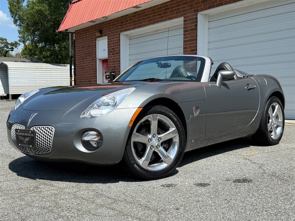 Used 2007 Pontiac Solstice Convertible w/ Premium Package RWD image 5