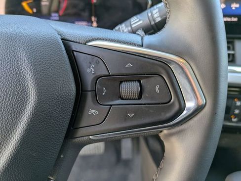 Used 2025 Chevrolet Trax LT w/ LT Convenience Package image 22