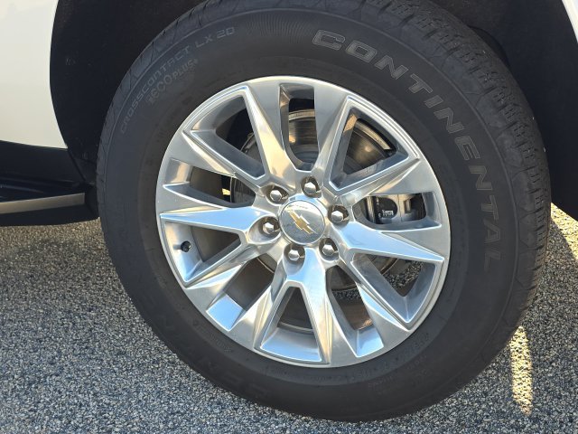 Used 2024 Chevrolet Suburban Premier w/ Premium Package AWD/4WD image 10