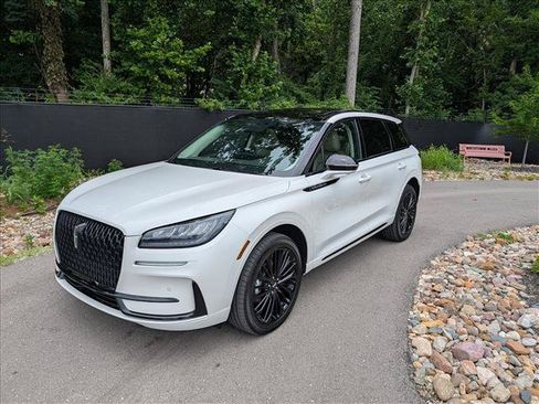 Certified 2024 Lincoln Corsair AWD w/ Equipment Group 101A image 1