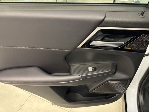 New 2026 Mitsubishi Outlander SE FWD image 37