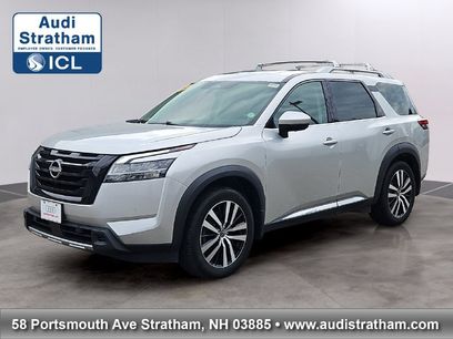 Used 2024 Nissan Pathfinder Platinum w/ Black Appearance Package