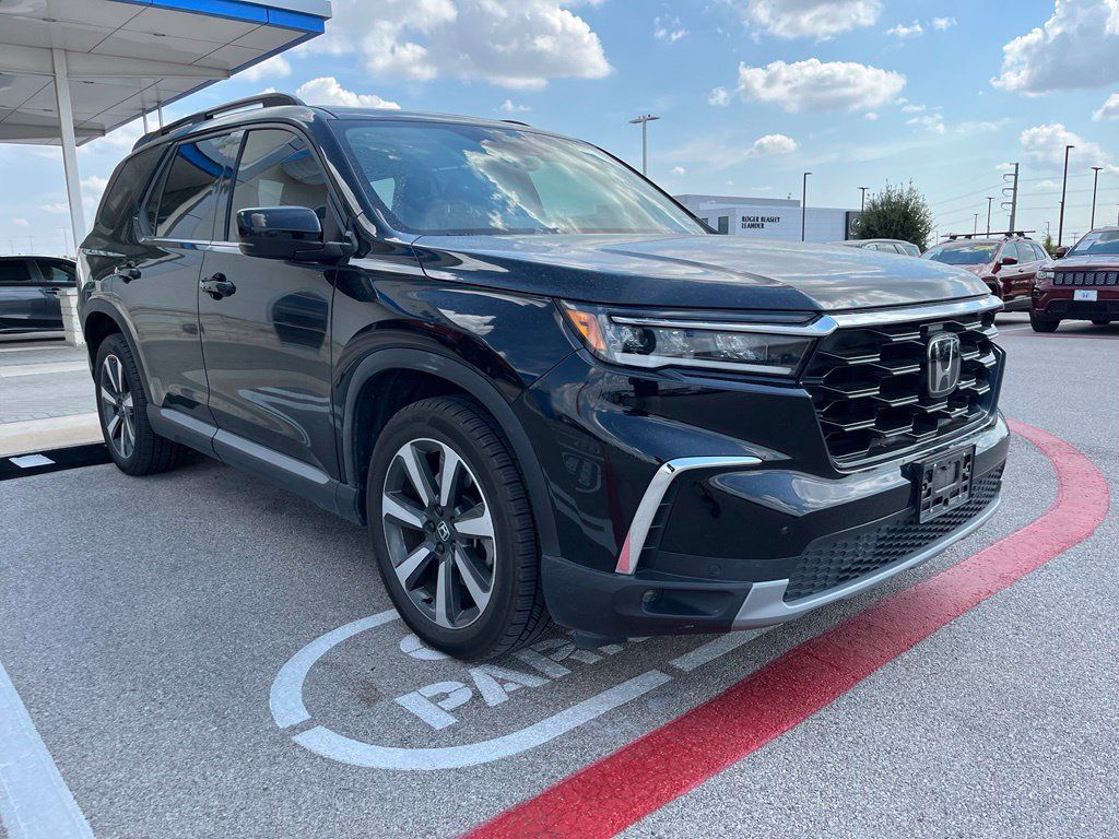 Used 2024 Honda Pilot Touring image 2