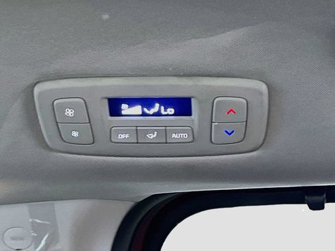 Used 2026 Kia Carnival EX FWD image 25