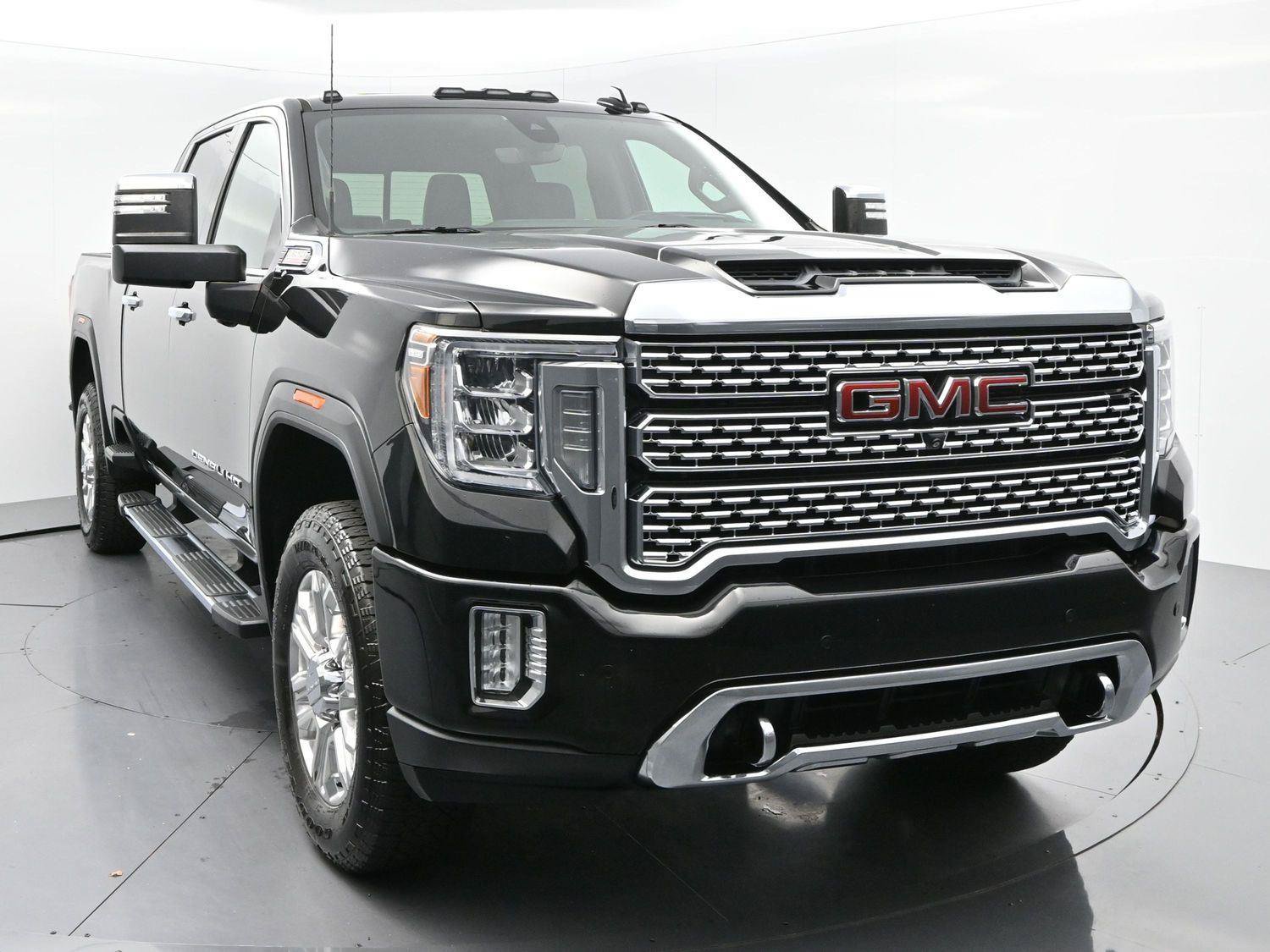 Used 2020 GMC Sierra 2500 Denali w/ Denali Ultimate Package AWD/4WD image 2