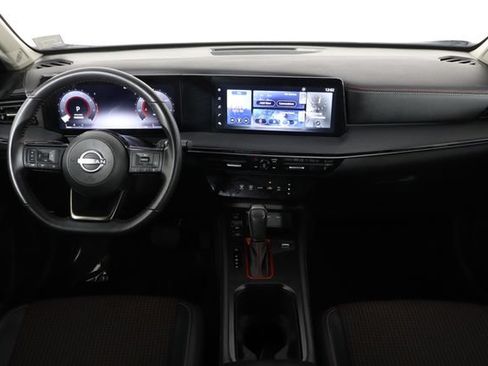 Used 2025 Nissan Kicks SR FWD image 13