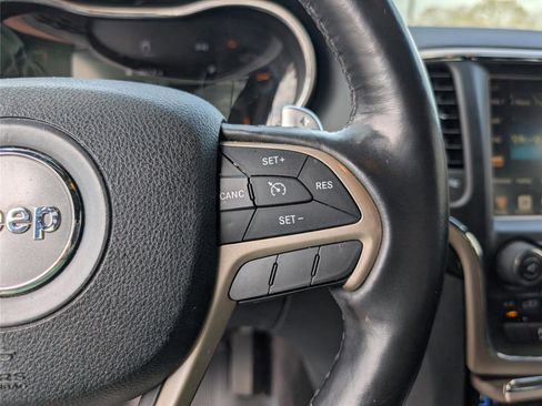 Used 2016 Jeep Grand Cherokee Laredo 75th Anniversary image 24