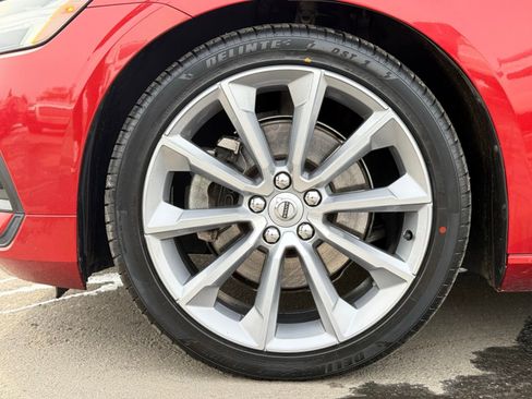 Used 2019 Volvo S60 T5 Momentum image 13