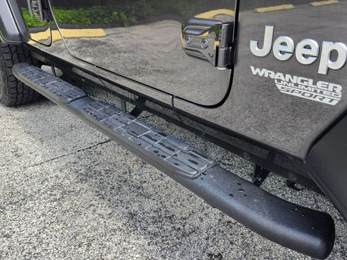 Used 2020 Jeep Wrangler Unlimited Sport S AWD/4WD image 16