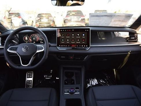 New 2026 Volkswagen Tiguan SE R-Line image 7