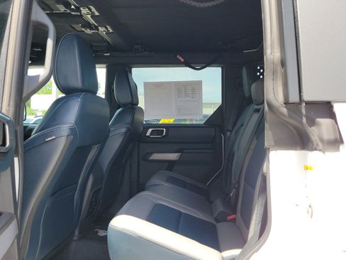 Used 2022 Ford Bronco Outer Banks w/ Sasquatch Package AWD/4WD image 11