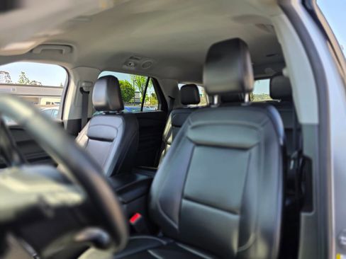 Used 2024 Ford Explorer XLT w/ Equipment Group 202A image 15