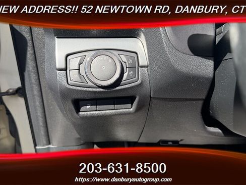 Used 2018 Ford Explorer XLT w/ Equipment Group 202A AWD/4WD image 17