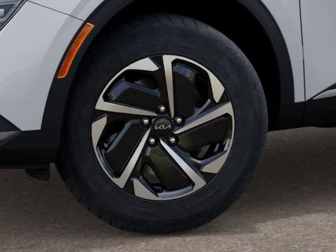 New 2025 Kia Sportage LX image 9