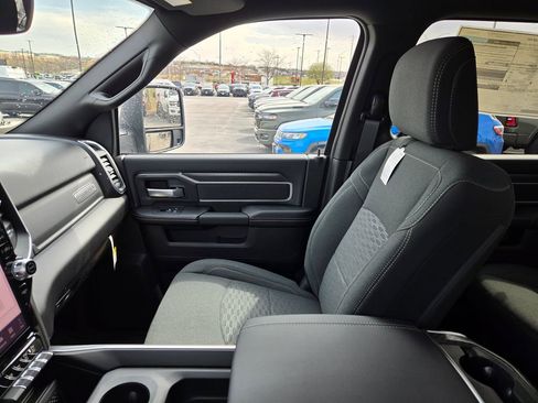 New 2026 RAM 3500 Big Horn AWD/4WD image 25