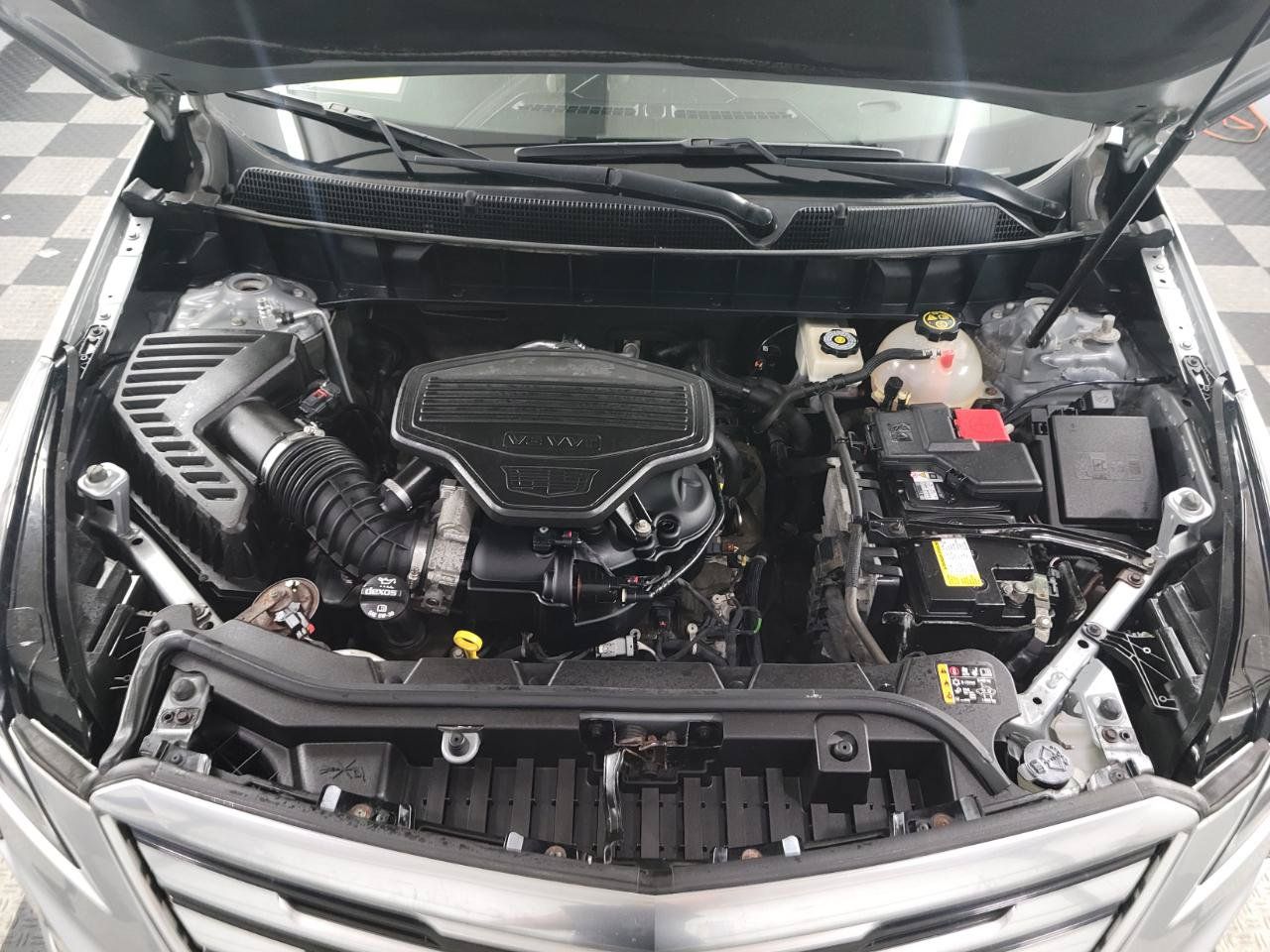 Used 2018 Cadillac XT5 Luxury w/ Driver Awareness Package AWD/4WD image 33