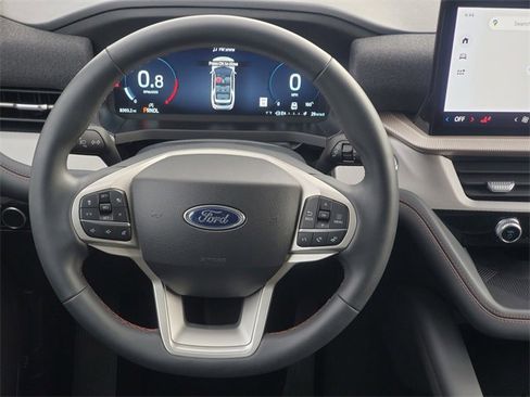 Used 2025 Ford Explorer Active image 30