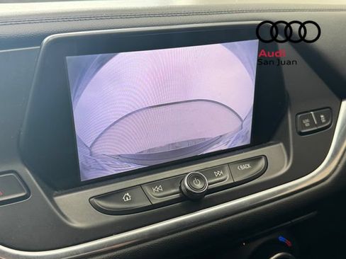 Used 2019 Chevrolet Blazer LT FWD image 17