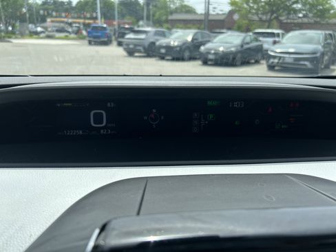 Used 2018 Toyota Prius Prime Advanced w/ Carpet Mat Package FWD image 23
