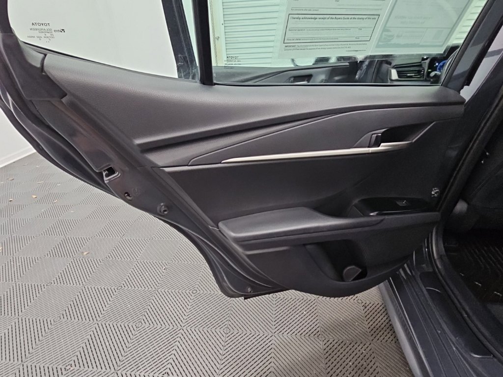 Used 2025 Toyota Camry SE FWD image 34