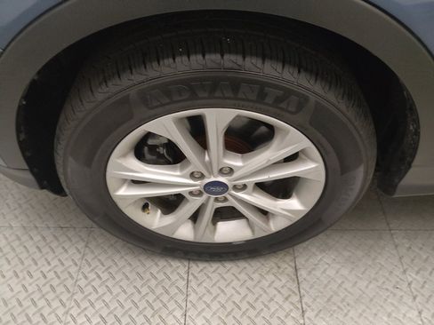 Used 2018 Ford Escape SE w/ SE Sync 3 Package AWD/4WD image 31