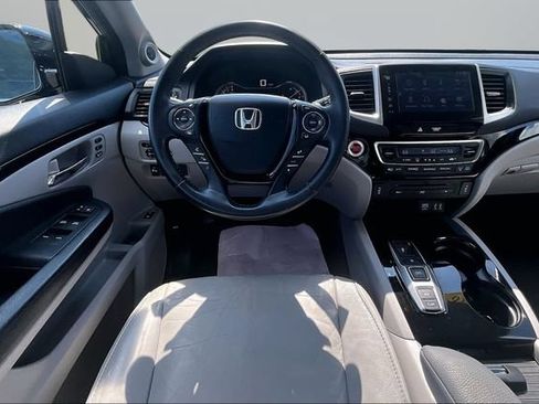 Used 2016 Honda Pilot Touring image 5