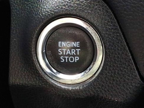 Used 2021 Toyota RAV4 XLE w/ Convenience Package image 26