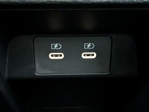 New 2025 Mitsubishi Outlander SE image 16