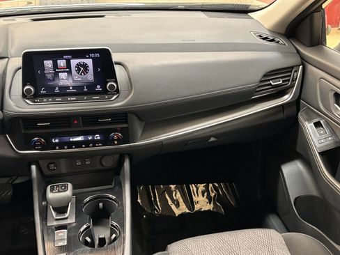 Used 2025 Nissan Rogue SV FWD image 37